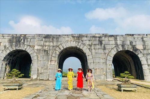 Miễn phí vé tham quan Thành nhà Hồ và Khu di tích Lam Kinh