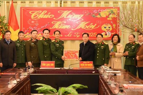 Đồng chí Bí thư Tỉnh ủy thăm, kiểm tra công tác trực Tết Nguyên đán Ất Tỵ năm 2025