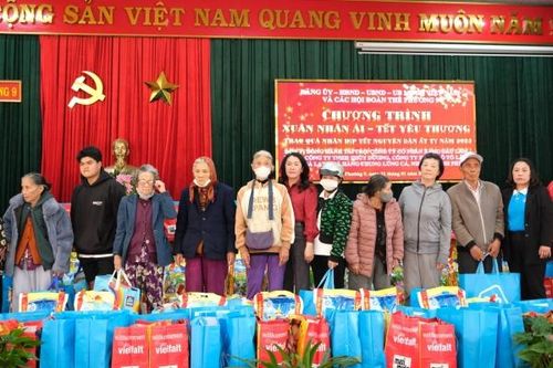 Mang Xuân ấm áp đến với những hoàn cảnh khó khăn