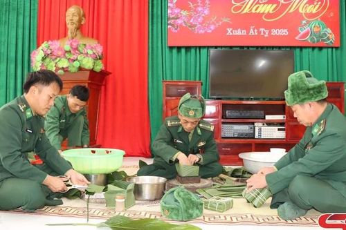 Đón Tết với các chiến sĩ biên phòng