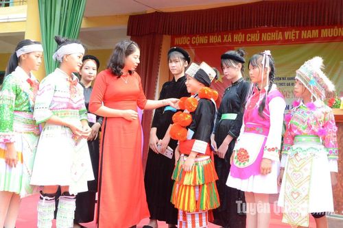 Xuân về trên những ngôi trường vùng cao