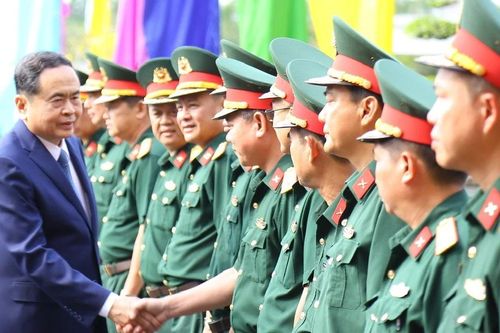 Chủ tịch Quốc hội Trần Thanh Mẫn thăm, làm việc với Bộ Chỉ huy Quân sự thành phố Cần Thơ