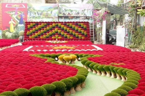 Làng hương Quảng Phú Cầu rực rỡ ngày cận Tết