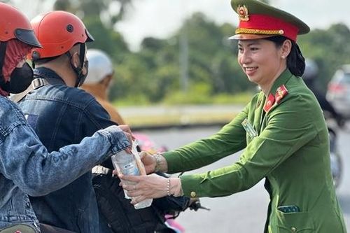 Đồng Tháp lan tỏa mô hình 'Trạm dừng chân nghĩa tình'