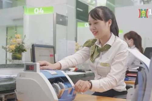 Ngân hàng thưởng Tết tới 12 tháng lương