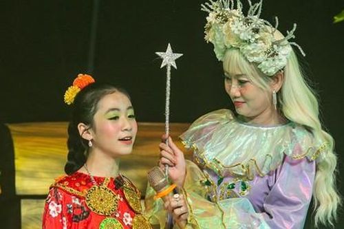 Sắc xuân rạng rỡ trong kịch Tết