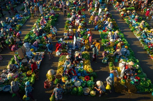 Sắm Tết ở chợ có tên độc đáo nhất miền Tây