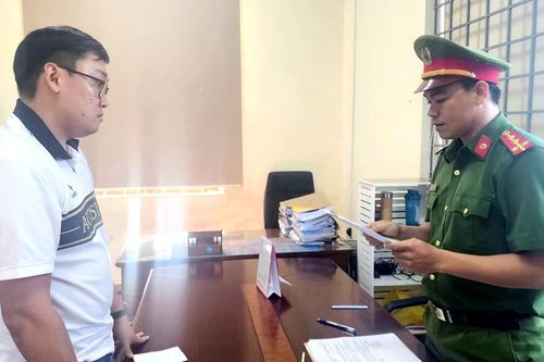 Khởi tố kẻ pha trộn hàng nghìn kg cà phê giả bán ra thị trường