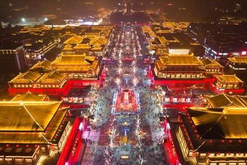 Trung Quốc rực rỡ sắc đỏ trước Tết Nguyên đán