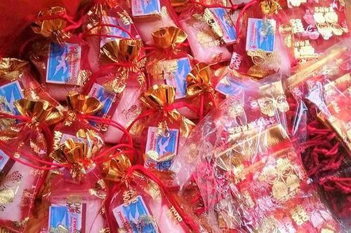 Nên mua gì vào mùng 1 Tết Ất Tỵ 2025 để may mắn, tài lộc cả năm?