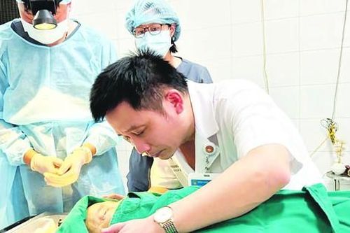 Một ngọn nến tắt đi, nhiều ngọn nến được thắp sáng