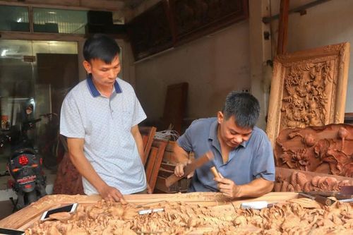 Đẩy mạnh quảng bá làng nghề gỗ mỹ nghệ trên nền tảng số