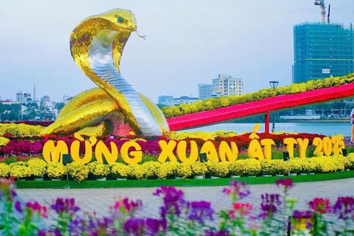 Đà Nẵng rộn ràng đón Tết Ất Tỵ, sắc Xuân lan tỏa khắp phố phường
