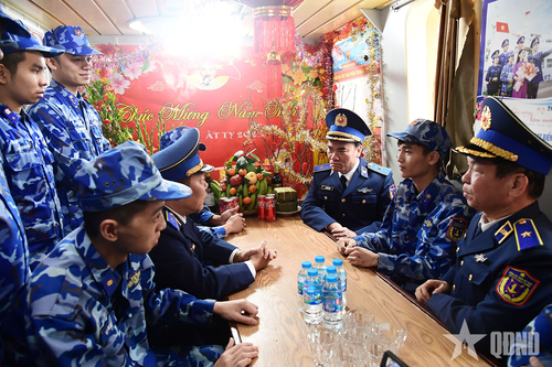 Vững vàng đón Xuân trên biển