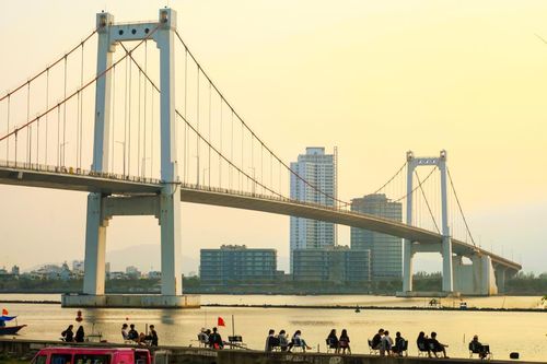 Đà Nẵng nhìn từ... Thơ
