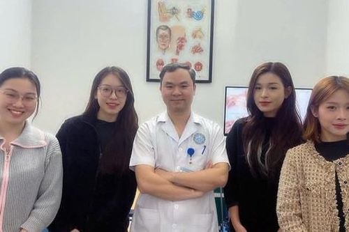 9 cách để người trẻ dự phòng bệnh tai mũi họng dịp Tết Ất Tỵ 2025