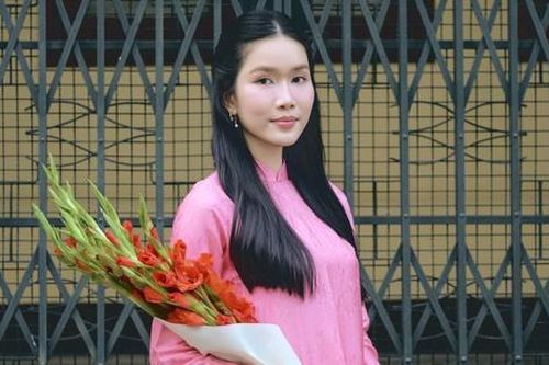 Á hậu 'Hoa hậu Việt Nam' Phương Anh: 'Lì xì là một nét văn hóa rất đáng yêu trong dịp Tết'