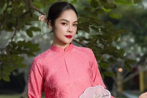 'Tan chảy' trước nhan sắc trẻ trung, cuốn hút của Dương Cẩm Lynh