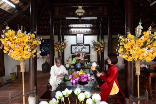 Huế hoài cổ trong sắc màu hoa giấy Thanh Tiên