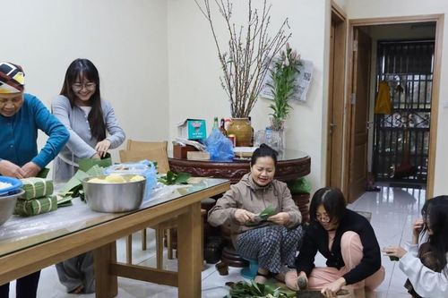Tết không khoảng cách: người trẻ gìn giữ hồn Tết Việt