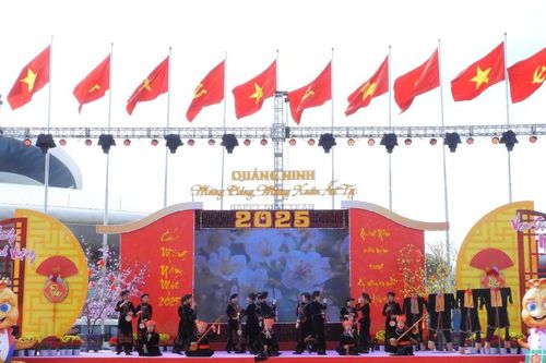 Rực rỡ sắc màu ngày hội văn hóa Tết các dân tộc tại Quảng Ninh
