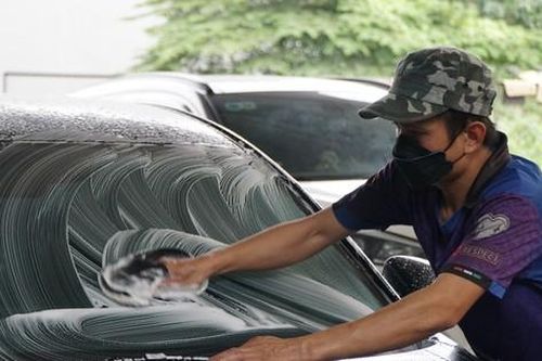 Nghề 'hốt bạc' dịp Tết, thợ làm không ngơi tay