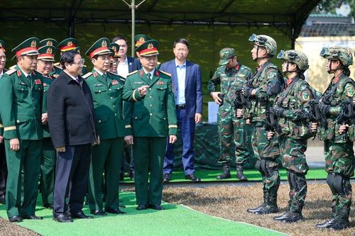 Thủ tướng chúc Tết, kiểm tra công tác ứng trực một số đơn vị quân đội, công an