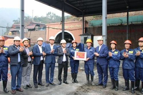Thứ trưởng Bộ Công Thương: TKV cần chú trọng đảm bảo an toàn lao động