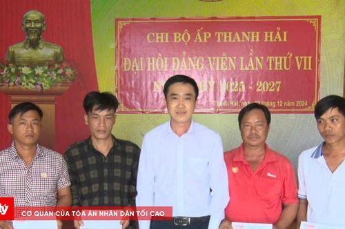 Báo Công Lý trao quà Tết cho người nghèo xã Long Điền Tây