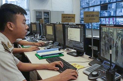 Những người 'gác cổng' lặng thầm ở sân bay Nội Bài