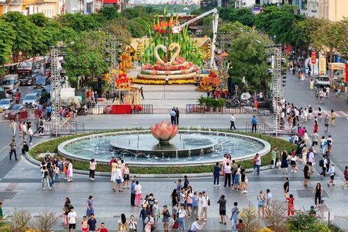 7 điểm giữ xe cho người dân thưởng lãm đường hoa Nguyễn Huệ Tết Ất Tỵ 2025