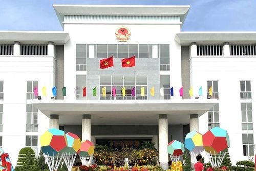 Sóc Trăng mở cửa trụ sở UBND tỉnh đón người dân tham quan dịp Tết Nguyên đán