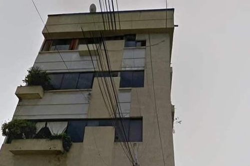 Tòa nhà 'xiêu vẹo', đứng vững trước nhiều trận động đất suốt 30 năm qua