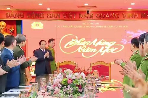 Thủ tướng Chính phủ Phạm Minh Chính chúc Tết Lực lượng vũ trang