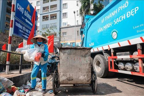 Những 'bông hoa' thầm lặng làm đẹp cho Thủ đô