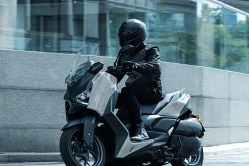 Yamaha giới thiệu loạt xe ga đầu bảng 'đe dọa' PCX160, SH350