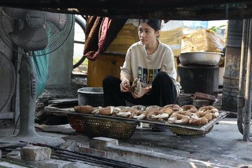 'Cá ông trời' của ngư dân đắt hàng trước đêm Giao thừa