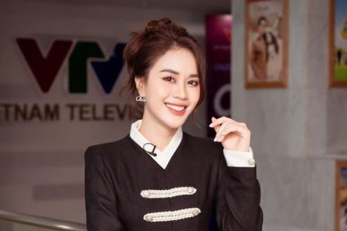 Nữ MC 'đẹp nhất nhì VTV' báo tin mang bầu lần 2 ngày giáp Tết
