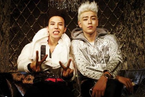 Chuyện gì đây: G-DRAGON gửi 'tín hiệu' tái hợp đến T.O.P?