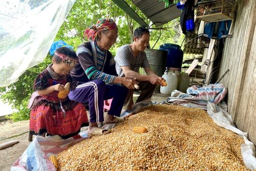 Xây dựng nếp sống văn minh trong đồng bào các dân tộc xã Mù Sang