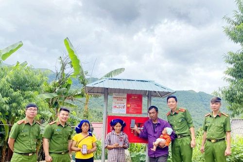 Công an xã Y Tý thi đua 'Vì an ninh Tổ quốc'