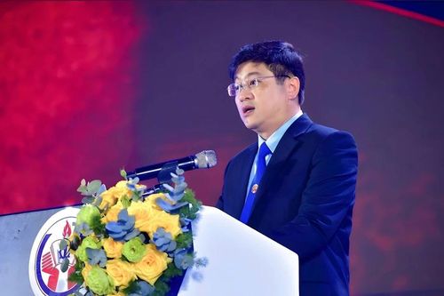 PGS.TS Lê Hiếu Giang làm Hiệu trưởng Trường Đại học Sư phạm Kỹ thuật TP. Hồ Chí Minh