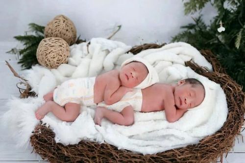 Mùa xuân hạnh phúc đầu tiên của cặp vợ chồng hiếm muộn 12 năm