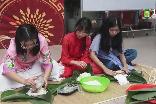Vừa chơi, vừa học cùng giáo dục trải nghiệm văn hóa Tết