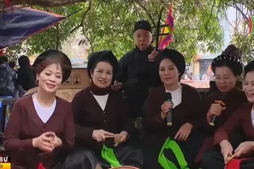 Chợ làng Mọc, chợ làng trong phố