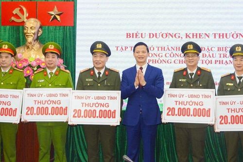 Phá đường dây xuyên quốc gia lừa đảo hơn 13.000 người: Bắc Ninh 'thưởng nóng'
