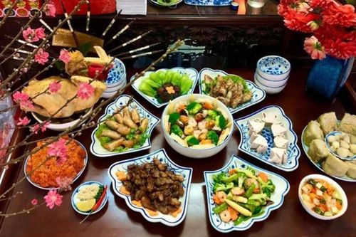 Mâm cỗ cúng sáng mùng 1 Tết cần có những gì?