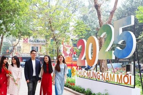 Hà Nội rộn ràng đón Xuân