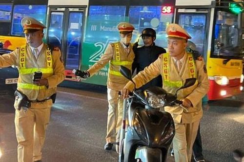 Hà Nội: Phát hiện nhiều vi phạm nồng độ cồn vượt khung sau tiệc tất niên