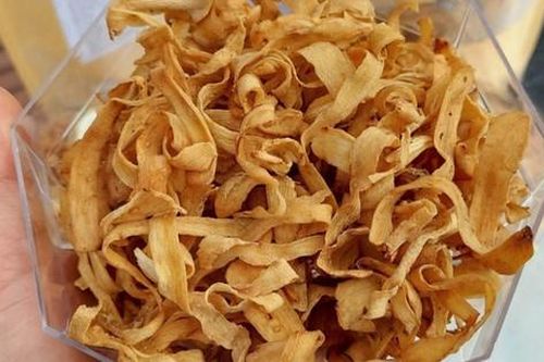 Kỳ lạ loại mứt từ rễ cây, quả khô tưởng bỏ đi lại thành hàng độc, lạ dịp Tết, có tiền triệu cũng không dễ mua